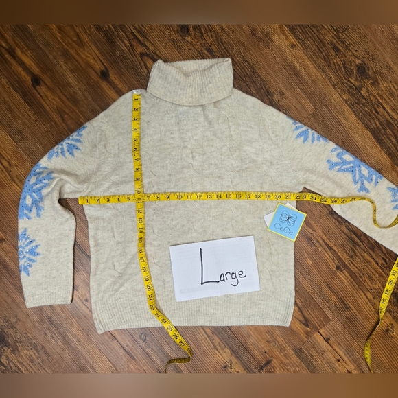 CeCe sweater L/XL heather cream Nwt blue sparkle snowflakes warm snow ski xmas - Picture 14 of 15